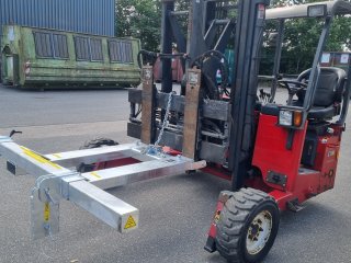 NordMas medbringertrucks lfter vinduer i Kastrup Lufthavn