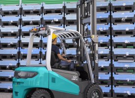 El truck fra Baoli. Bde trehjulet og firehjulet eltrucks