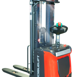 Elektrisk stabler med stplade