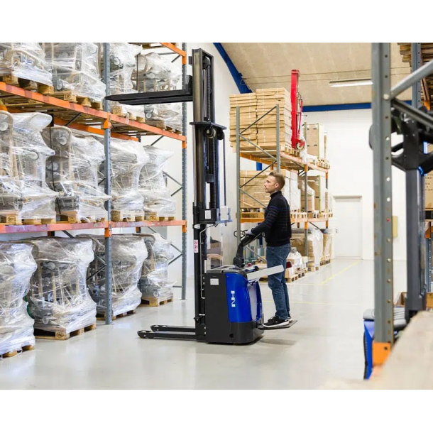 Elektrisk stabler med frilft og stplade 1200 kg