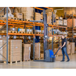 Elektrisk stabler med frilft 1600 kg