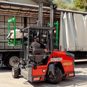 Hele sortimentet af nye gaffeltrucks, medbringertrucks og pallelftere.