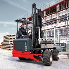 Medbringertruck fra Palfinger med 4-vejs styring