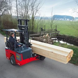 Medbringertruck fra Palfinger med 4-vejs styring