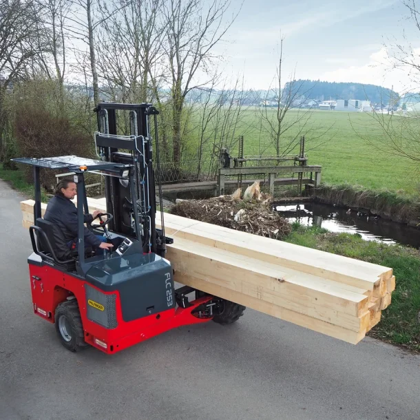 Medbringertruck fra Palfinger med 4-vejs styring